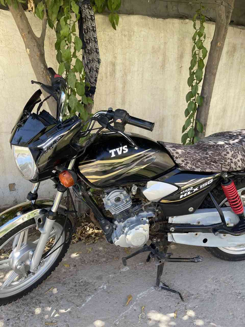 السلام عليكم 
دراجه TVS هنديه 4كير موديل 2018 اوراقها مستنسخه دراجه اول تجفيته الها بعده دهن السحك ما مبدل مصارلها كم يوم من جفتت جانت متروكه سعر 750 وبيها مجال  تفاصيل اكثر راسلني وتساب أو اتصل مكان بغداد ***********

