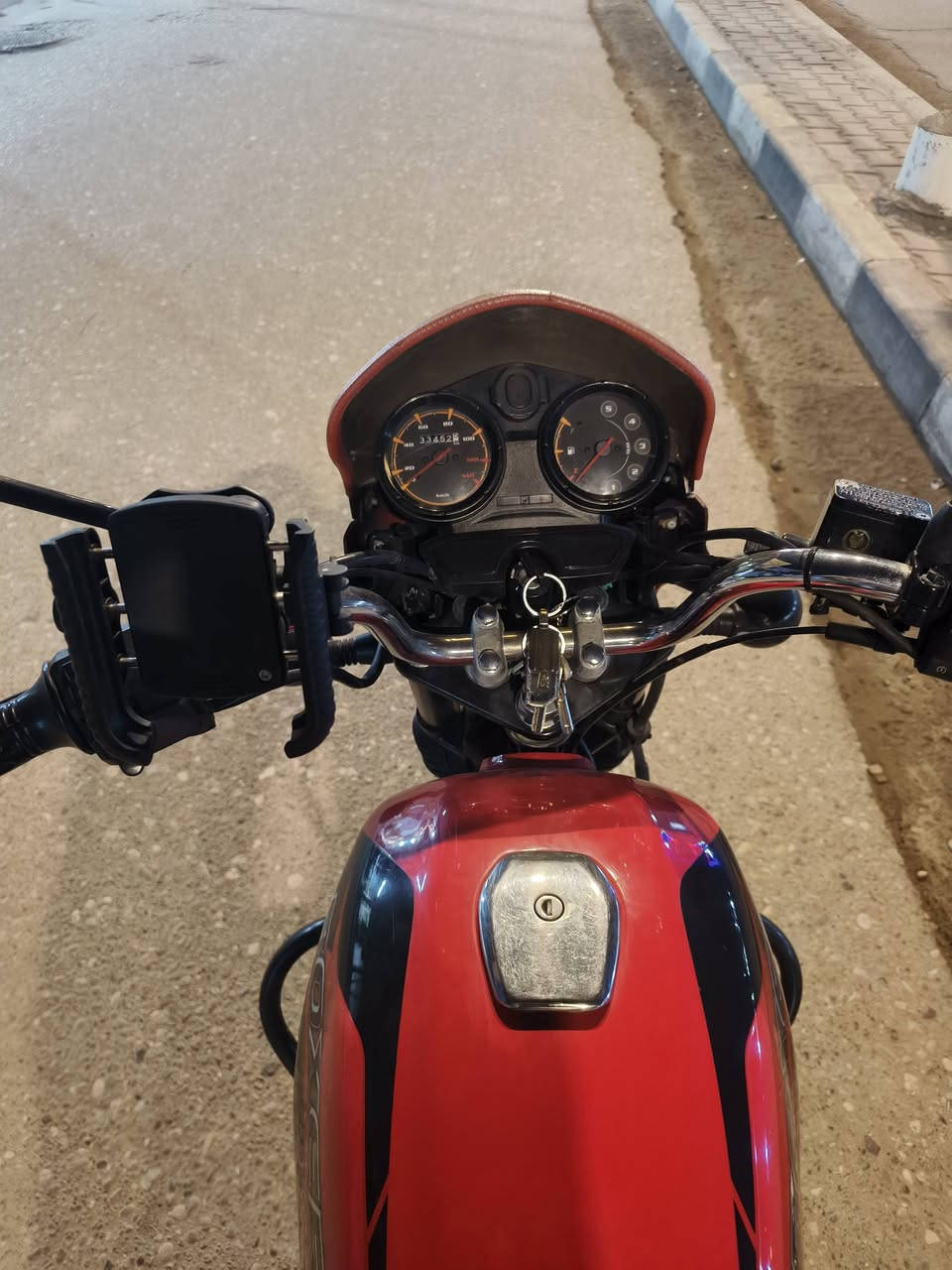 السلام عليكم
دراجة بوكسر للبيع موديل 22 مرقمة الدراجة ماناقصها شي المكان العماره الدبيسات السعر مليونين و 250 وبيها مجال هذا رقمي  *********** وموجود ع الفيس هم
