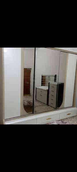 غرفه تركي 8 قطع خشب ثقيل ظهر بلوك السرير مخزن جك السعر 750 وبيه مجال قليل للشراي العنوان بابل ش 60 م ***********
