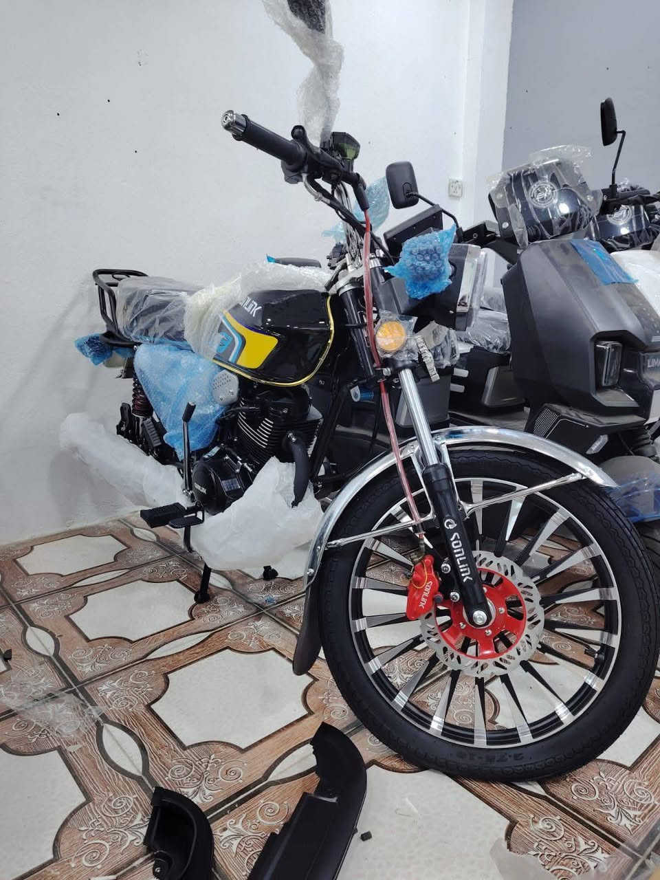 السلام عليكم متوفر دراجات ايرانيه موديل 25 العنوان صلاح الدين سامراء كل الالوان اكيد مفرد جمله تريد بس صندوق او تيدا مشدود كامل سعره 850 استفسار على هذا الرقم.          *********** زيرو كله ما ماشي بعده
