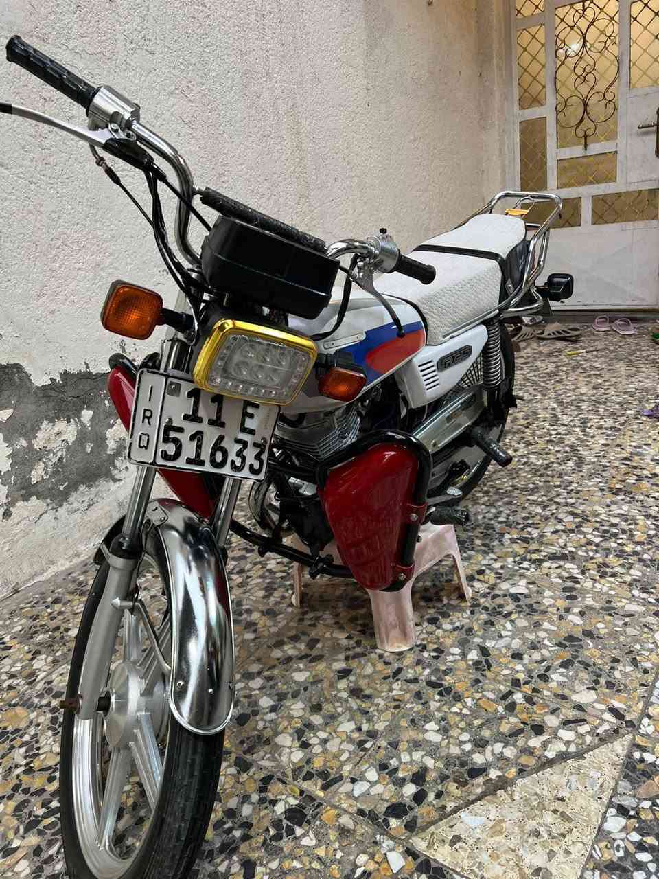 السلام عليكم مراوس بوكسر لو دايوان لو شاينك مرقم 
دراجتي مرقم كاملة رقم بغداد تحويل ثاني يوم الدراجة ارشا بس تعمير مكينة صارلها شهر مال نامة 
***********
