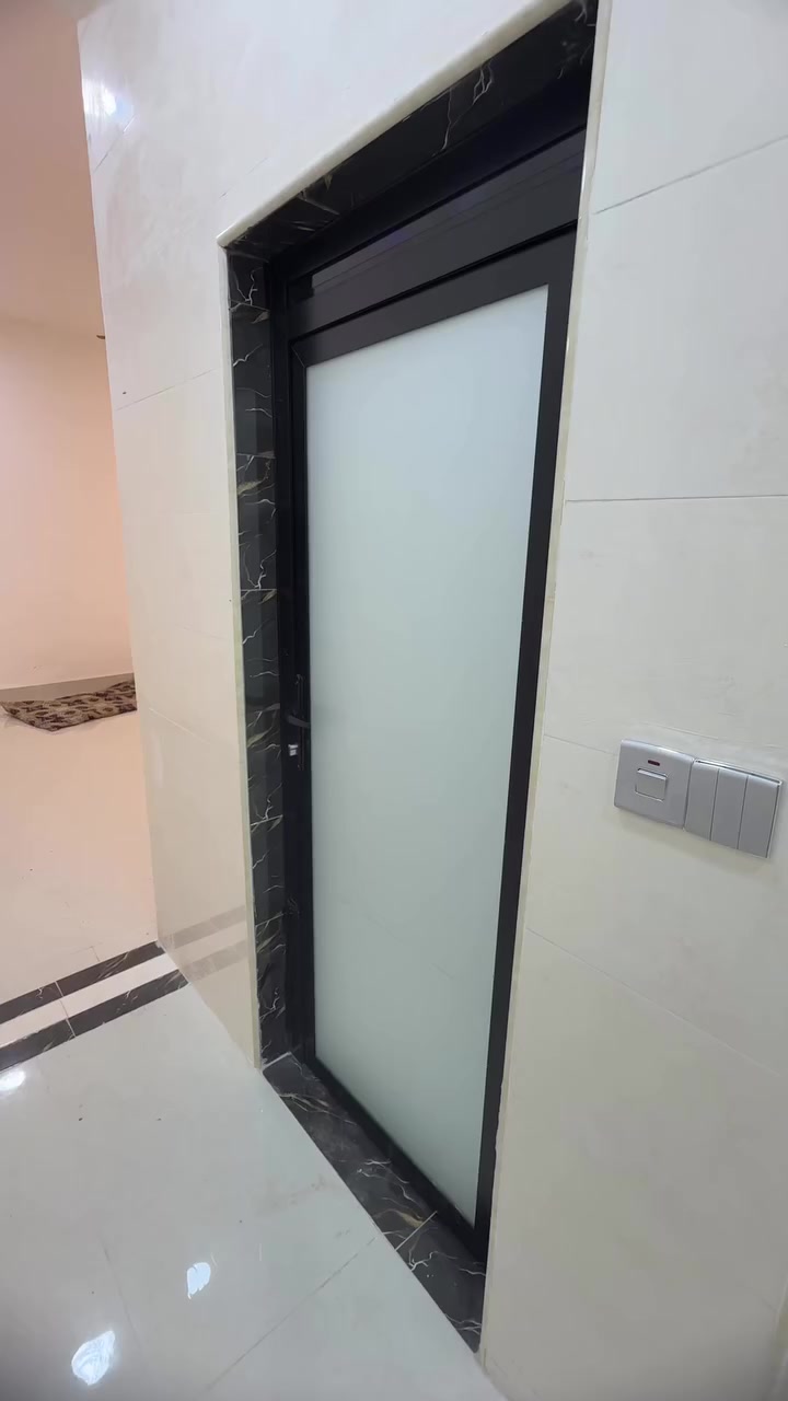 بناء حديث  شارع شيخ احمد الواءلي ب ضهر الفرن مباشر.  ارضيه الواح بورسلين درج مرمر يباع نقد او مبادره الاستفسار الاتصال ع الارقام    ***********
***********
