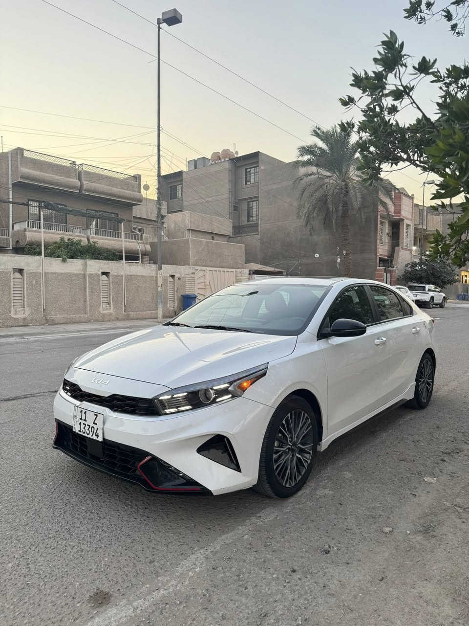 السلام عليكم 
كيا فورتي جي تي لاين 2023 
موصفات. بصمه و تشغيل عن بعد و شاشه جبيره و فتحه و رادار امامي و جانبي و سايد بريك بصمه و مثبت سرعه و قياده ذاتيه 
حادثها موضح بالصور مبدله بيبان ثنين نفس لون و صبغ نص قماره. ماشيه 28،000ميل  
مرقم بغداد.    السعر (158$) وبيها مجال. 
مكان السياره بغداد شارع فلسطين 
***********
