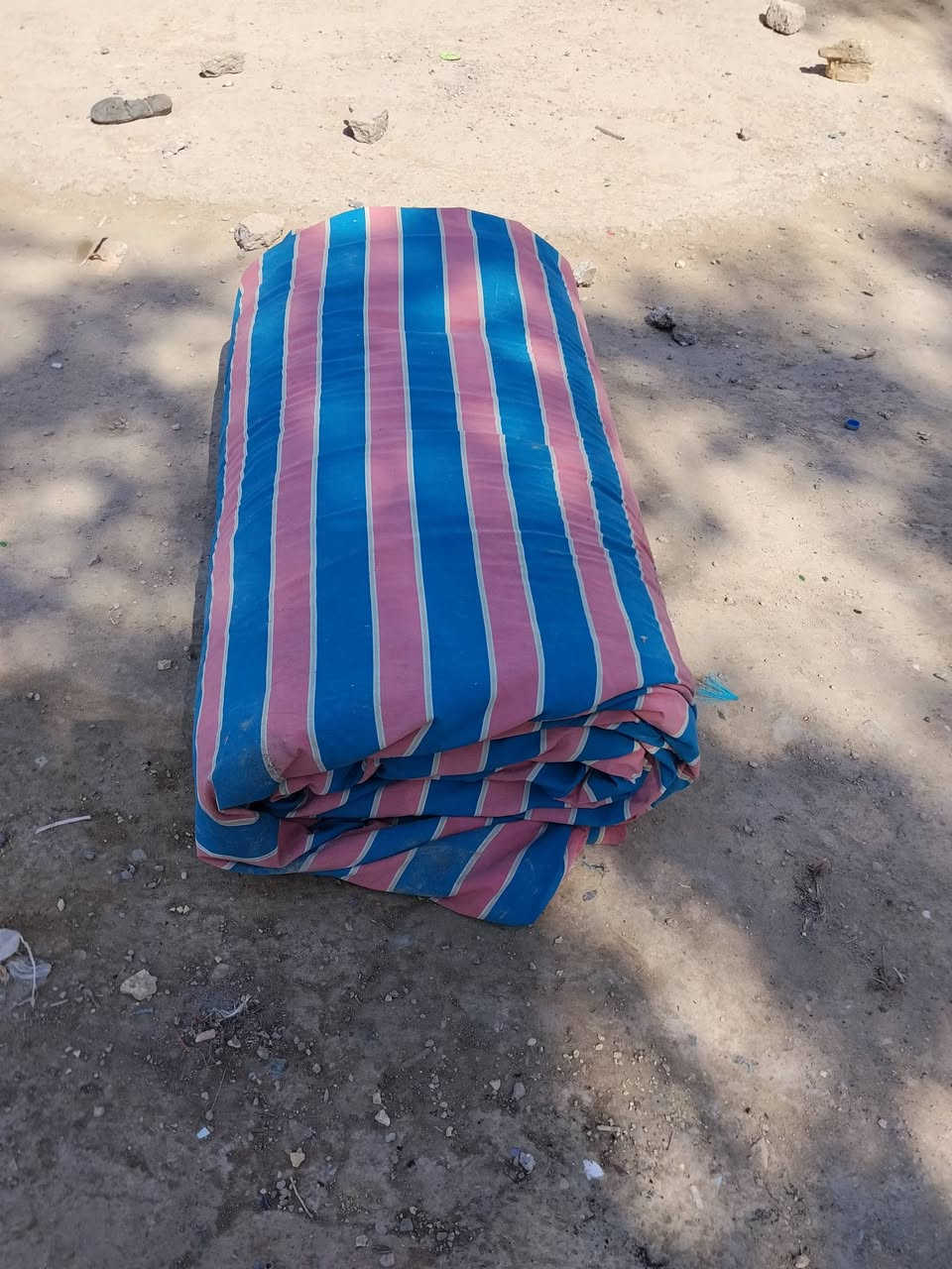 السلام عليكم جادر قماش فقط بدون حديد عدد ٢ قياس طول١٠متر والعرض٩متر للبيع السعر القطعة الواحدة ٢٢٥الف دينار  العنوان حلة نادر الثالثة قرب مركز صحي نادر  موبايل ***********
