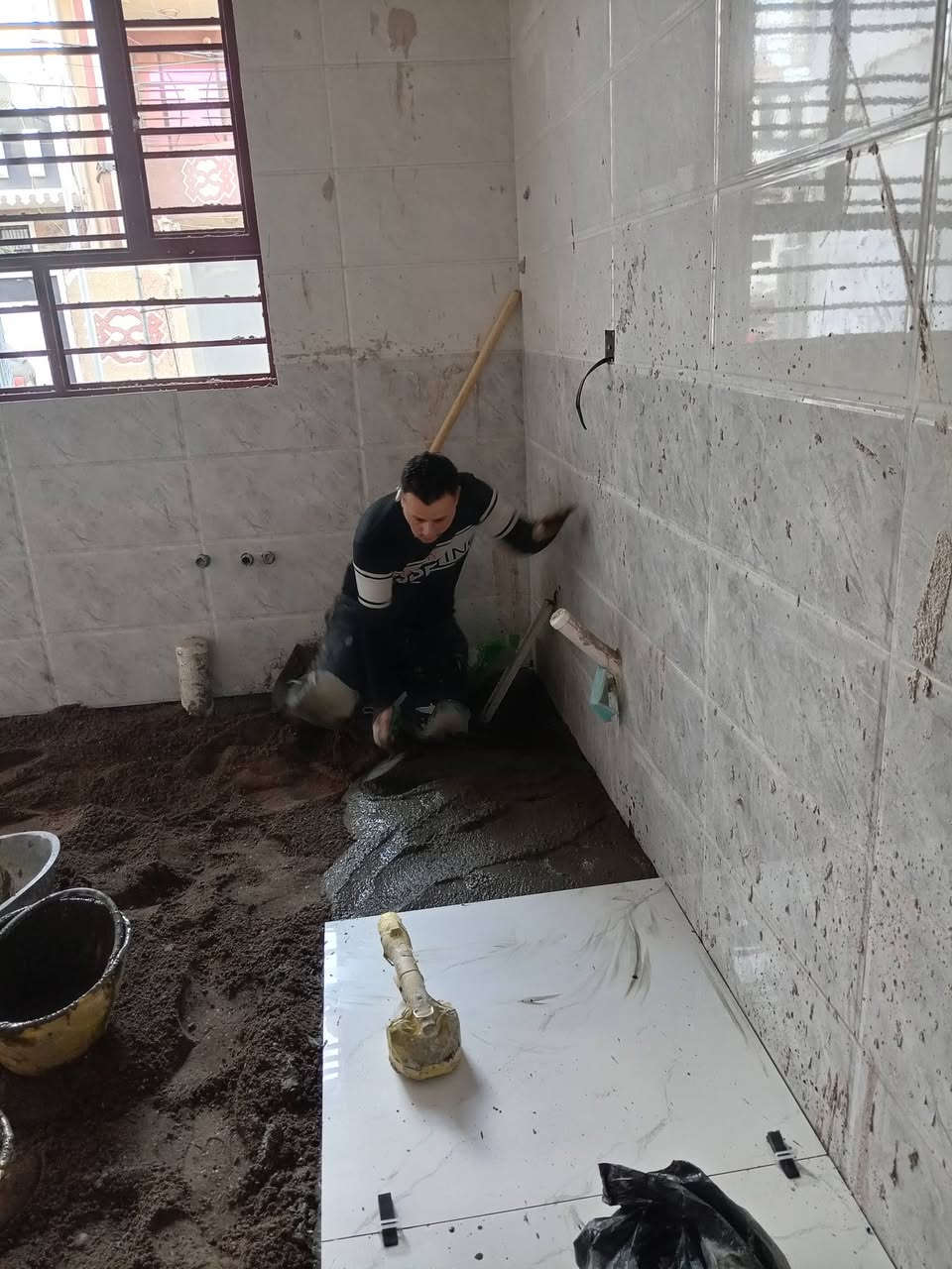 اتنين خلفه سرميك ومرمر وكاشي ودرج موجودين بل الاعظميه انشاء الله ***********
