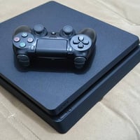 بليستيشن 4 سلم مهكر كامل ملحقاته مع الالعاب 245 الف   موجود توصيل جميع...