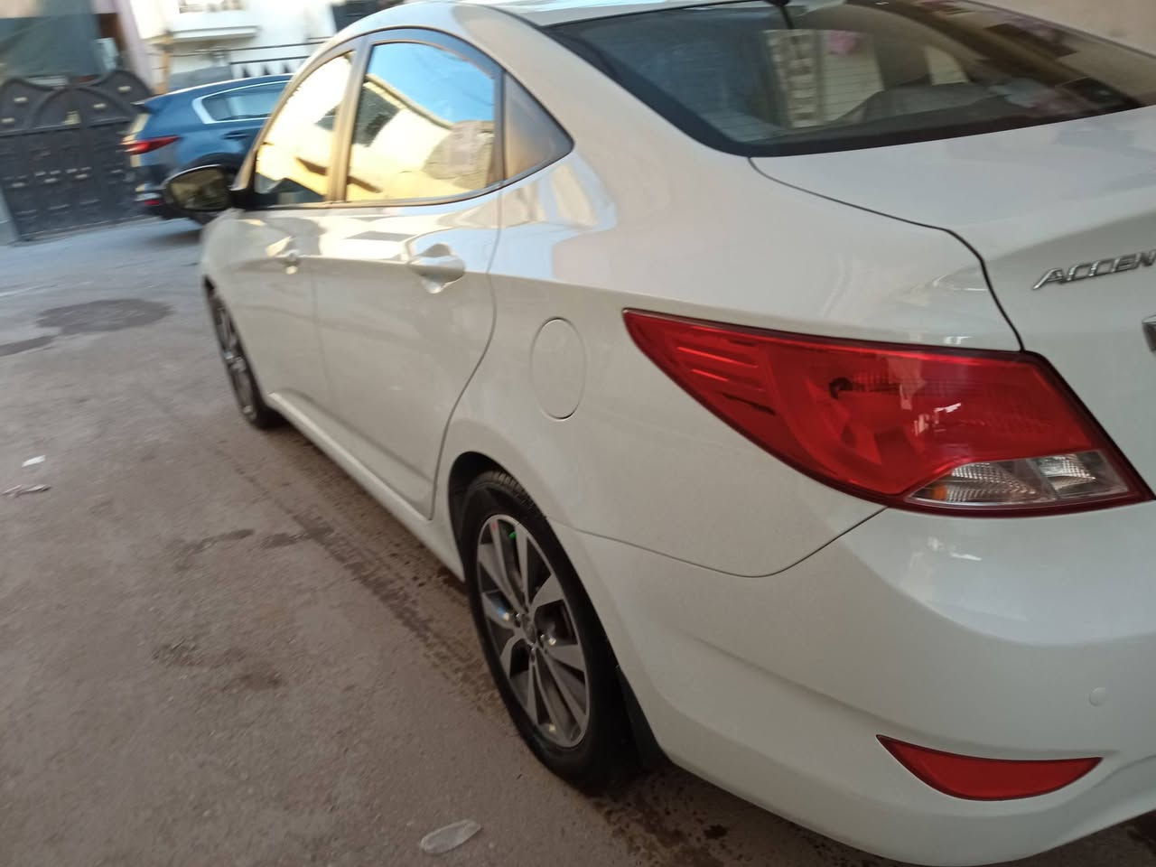 السلام عليكم اكسنت للبيع خليجيه 2016 فول مواصفات مكينة 1600 فتحه 4 ديسك     السيارة كفالة كير ومكينه والصبغ
مكانات بارد ماشي 95 حقيقي وعلى الفحص سبيرها ما نازل سنويه باسمي السعر 124 وبيها مجال للاتصال ***********
مكان السياره الدوره
