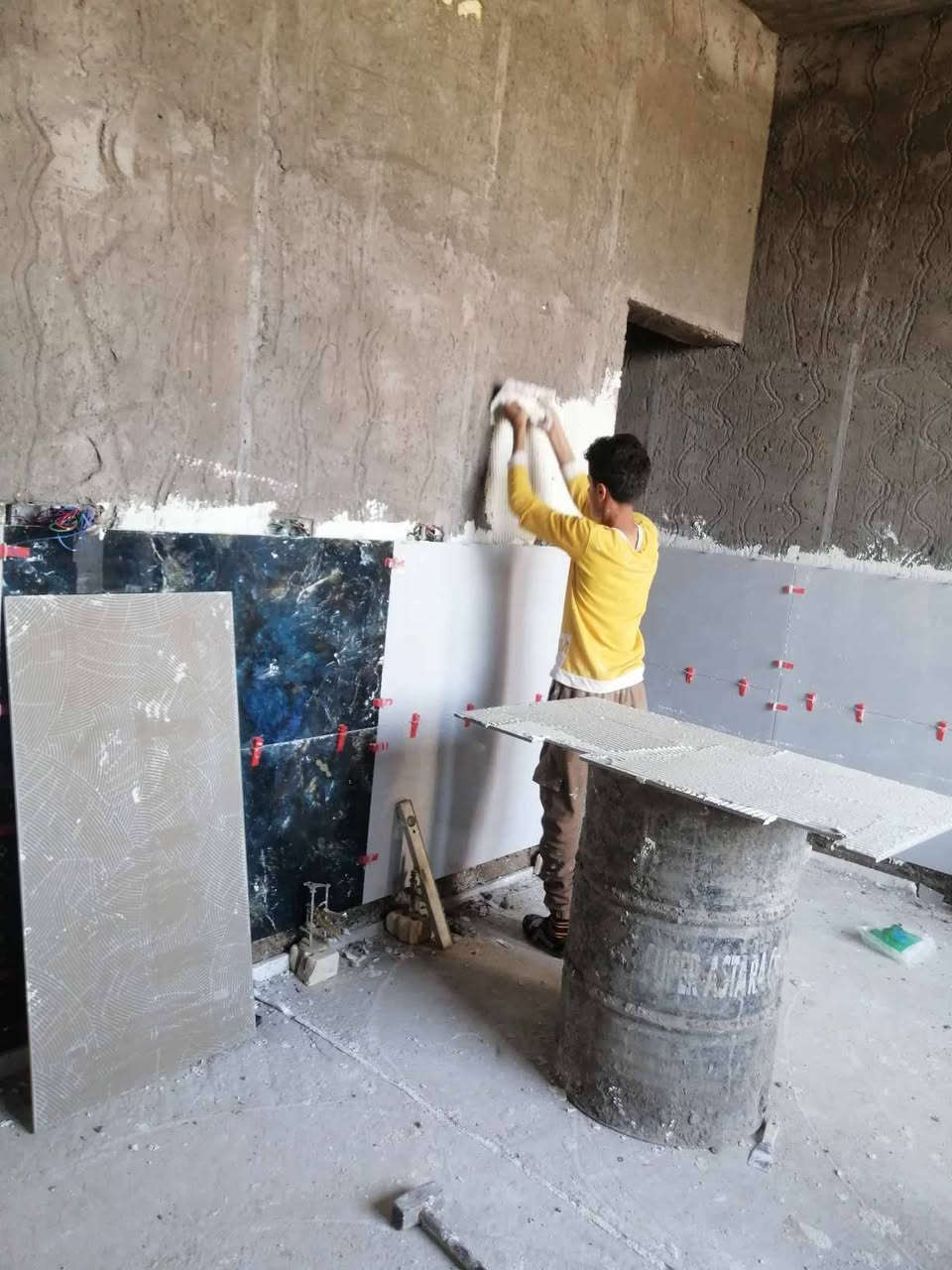 سلام عليكم خلفه سيراميك بورسلين مرمر جداري أرضي درجه اولى مكان نجف متفرغ حالين رقمي ***********
