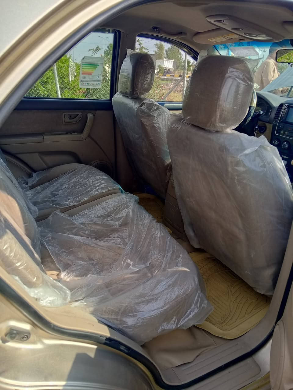 سورنتو موديل 7 سياره حلوه اوخير من الله السعر 97 /***********
