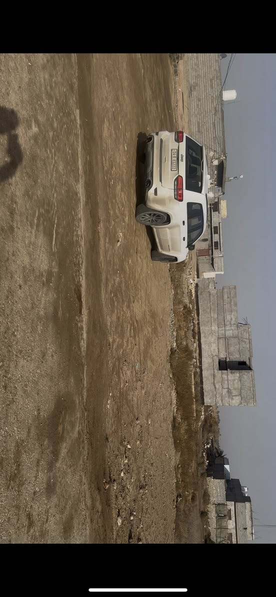 السلام عليكم قطعه مناسبه وموقع مميز قطعه في كربلاء عمود 200 في منطقه عون في جهه الزوار مساحته 500م الواجهه 18 والنزال 28 سند 25 زراعي  شارع تبليط خدمات كامله اللاسفسار 
***********
