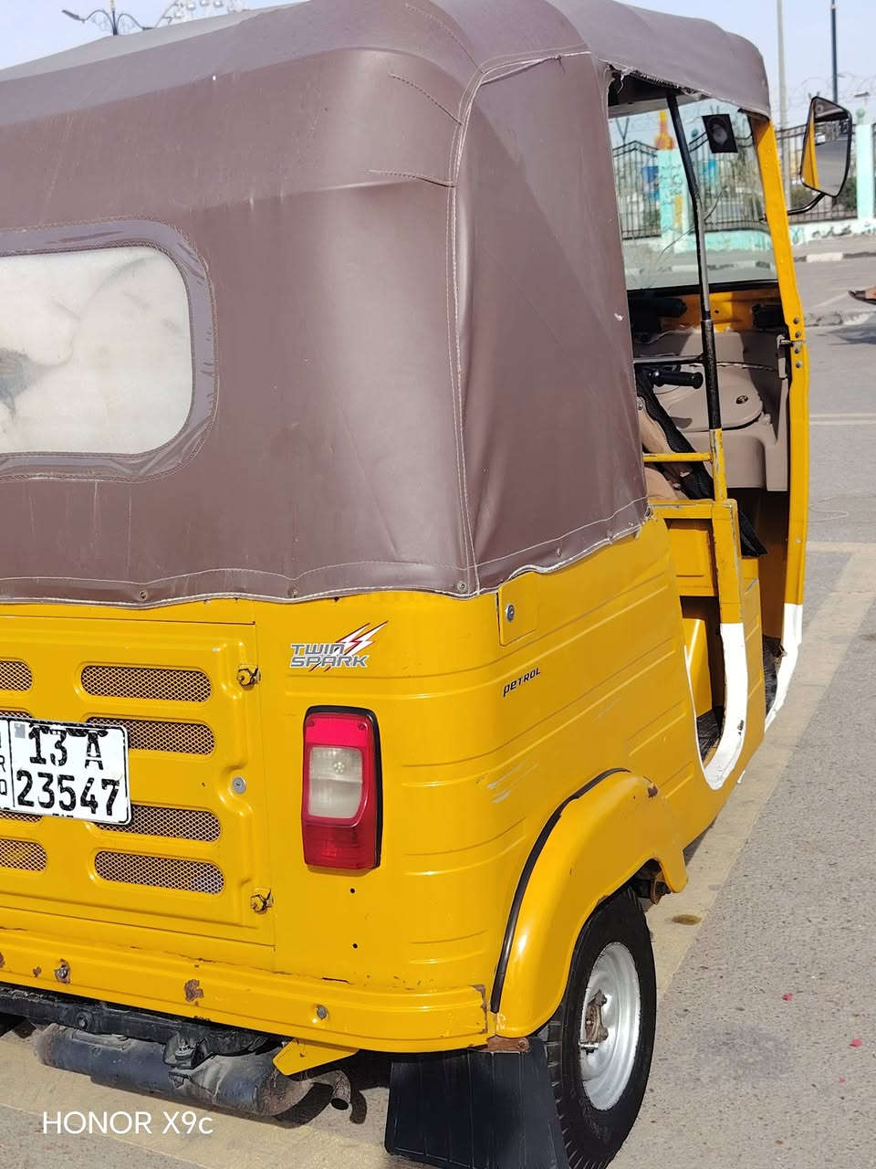 تكتك ٢٠ رقم وسنويه كفاله الكشر والمكينه مفتوحه بس بستم اتكفلك اذ مشروكه اريد مراوس ب 21اذ عندك مرقمه اتصل ونتفاهم /  ***********
