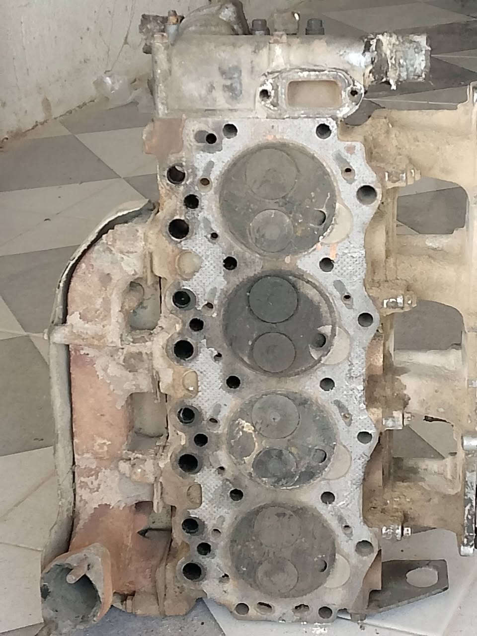 السلام عليكم يوجد كور بنكو 2701 مع الدكشنات
السعر100ألف 
المكان حله 
***********
