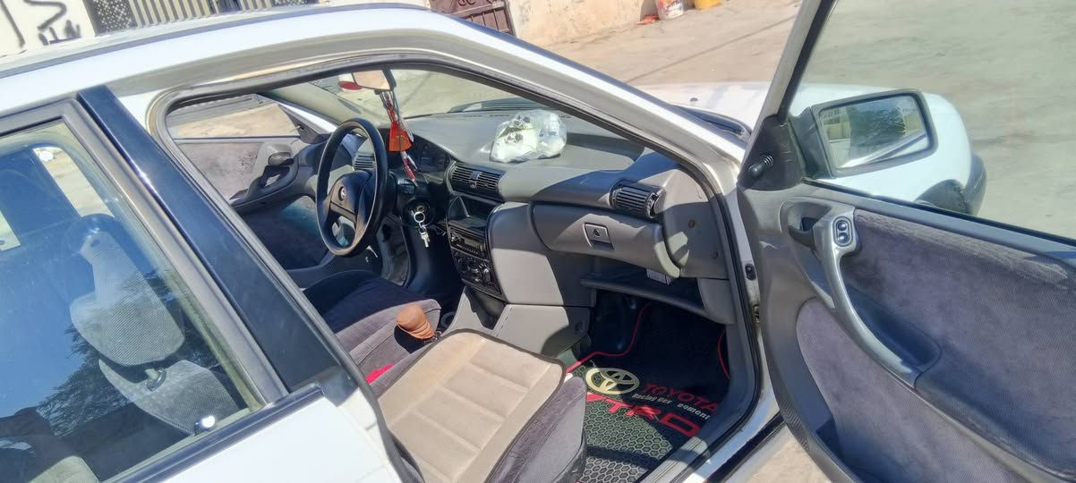 سياره للبيع نظيف كلش محرك 18 موديل 93 بي دفتر بنزين سنويه لغايه 2027 تايرات جديد بطاريه جديد سعر 40بي مجال اتصال الرقم ***********
