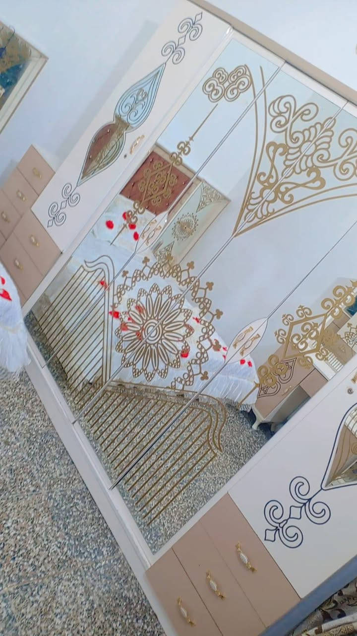 غرفة تركي للبيع  جديدة
استخدام قليل 
مستعجلة على بيعتهة 
8قطع 
العنوان بغداد العبيدي 
فلكة حي النصر 
السعر 600وبيهة مجال 
***********
