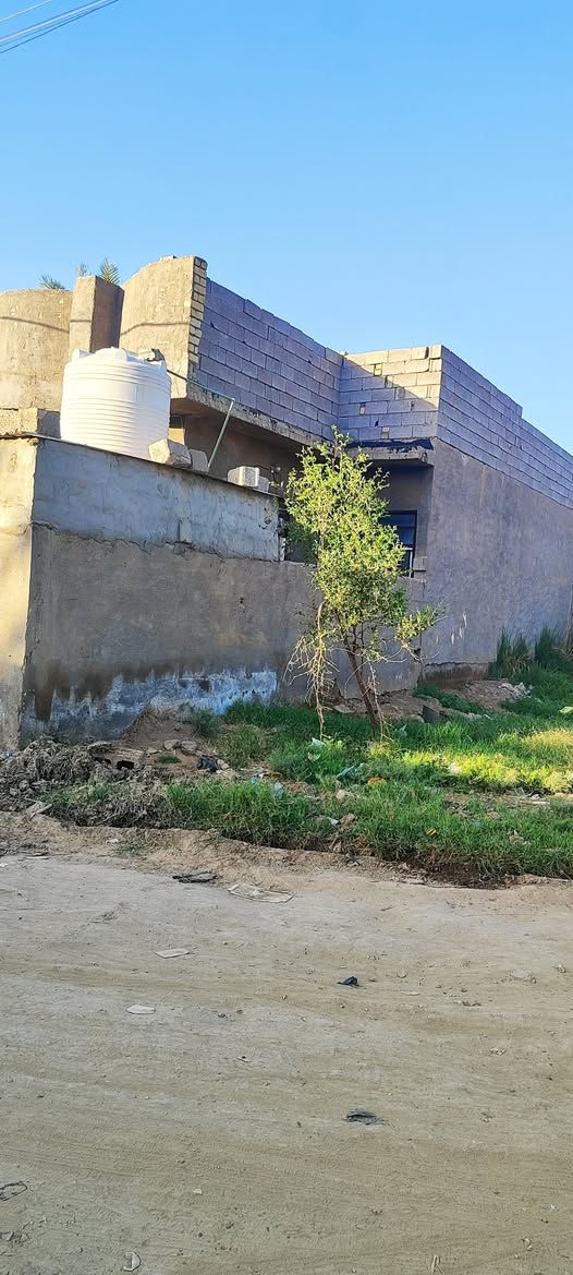 سلام عليكم بيت طابو عله قرار 25 مساحت البيت 250 موقع لبيت قرب محطة الشيخ هاذه رقم اتصل وتدلل ***********
