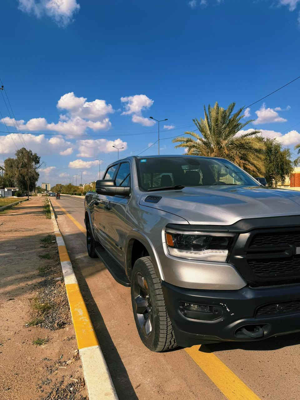 السلام عليكم
رام Built to Serve موديل 2024 محرك 6 سلندر ايتورك وارد امريكي حادثهة صفحة اليمين ومبدلة قطع صبغ بلاد بدون دواخل والتصليح شرط البرغي راجع بلادي يعني باعتبار مشتري كلين
لايت لد 
بك لايت لد 
مري كهرباء 
شاشة تيسلا 
قاصة 
ويل كب حجم 20
فورويل 
قفل اكسل 
رام بوكس 
تدفئة تبريد بالكشنات
السيارة ماشية 23000 مايل
سعر السيارة 32000$ وبيهة مجال بسيط 
للاستفسار
***********
***********
