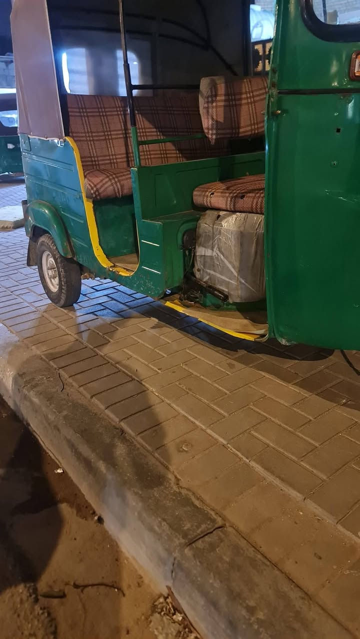 سلام عليكم ورحمة تكتك باجاج موديل 20 رقم وسنويه تحويل ثاني م مكفوله سعر 3400 وبيه مجال ***********
