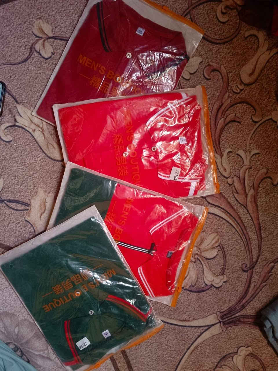 شلعه بديات وتشيرتات تركي درجه اولى مشكل قياسات والوان ومديلات اكثر من 100 قطعه كله جديد سعر القطعه ب5 الاف بيع كل الكميه يتوفر توصيل بلبصره للاتصال ***********
