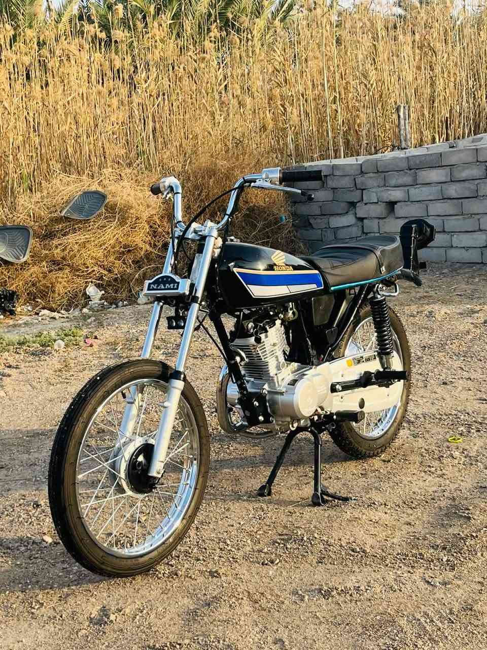 السلام عليكم يولد وين الجنايه دراجه توه معمره صار اله 10تيام عل سحك  للبيع سجي نامه  الشاصي اوراق 2015 دراجه برغي ما مجيوس بيه خابر وتدلل ***********
