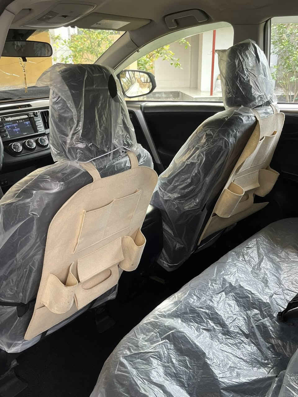 السلام عليكم 
راف فور السعر 165
موديل 2018 وراد امريكي 
مثل ماا موضح كدامكم السياره حادثها بالدعامية بال حساس وجاملق 
ايي استفسار ***********
