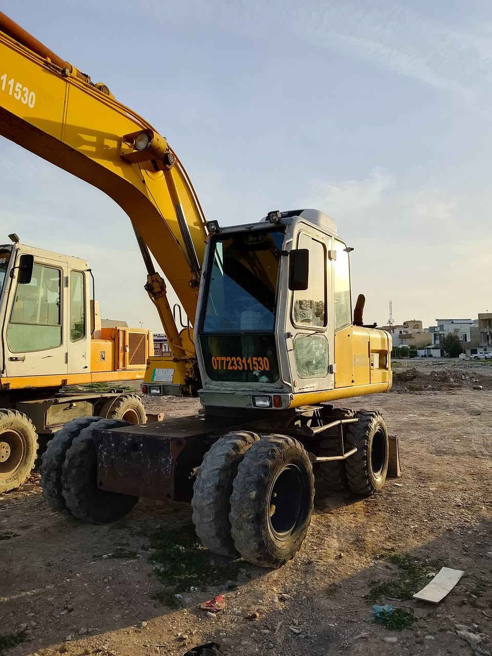 سلام عليكم
حفاره فيات هيتاشي للبيع. حجم ١٦٥

موديل ١٩٩٨.  محرك لا صرف ولا بخار كهربائيات كير بريك تأسيس نقار شرط. صينية ما بيها ملعب. تبريد مضخة بلاد حجم ١٣٥ كيلة حجم ٦٠ ويا  شرط تحويل.  سعر١٤٠    *********** مكان كركوك
