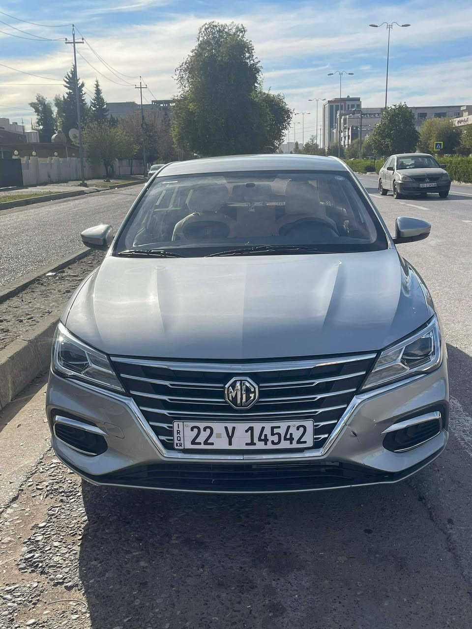 السلام عليكم 
2024// MG5   سيارة وضع شركة ماشية 11000 الف كيلو  مكان السيارة اربيل اي استفسار اتصال عل رقم  ***********
