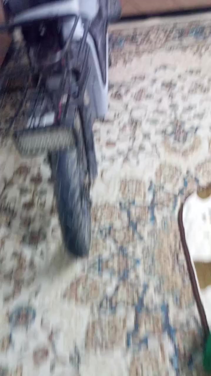 دراجه شحن للبيع جديده اي عيب ما بيها لايتها عالي لونها سمنتي اكبر حجم شاحنه ما بيها عيب بطاريات ما بيهن عيب  بس الاشاره ما تشتغل و الهونر فقط السعر 200 الف قفل المكان كركوك حي الاسره الخاص مفتوح


**إذا كنت صاحب هذا الإعلان وتريد حذفه لأي سبب، رجاءا أرسل رسالة إلى الدعم الفني**