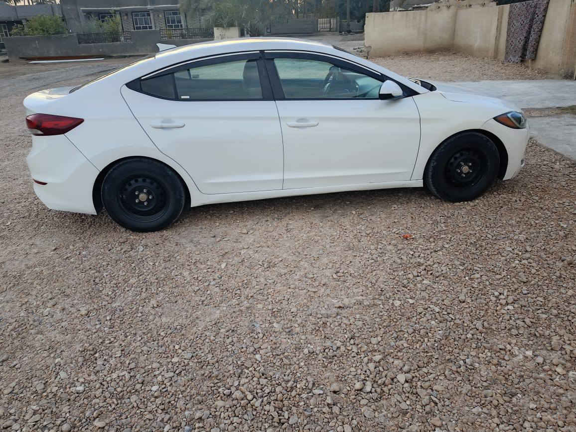 السلام عليكم ورحمه من رخصة الادمن سياره هونداي النترا موديل 2017 رقم اربيل دولي سنويه للا27 السيارة وأرد امريكي السيارة حادثه فقط جاملغ امامي مصبوغ ليبل واحد السيارة كير ومكينه وحداديه وتخم تاير وتبريد وتدفئة دواخل جديده خير من الله السيارة جاهزه مناقصة اي شي 
السيارة معروضة119 وبيه مجال بسيط 
فقط الاتصال على هذا الرقم 
***********
