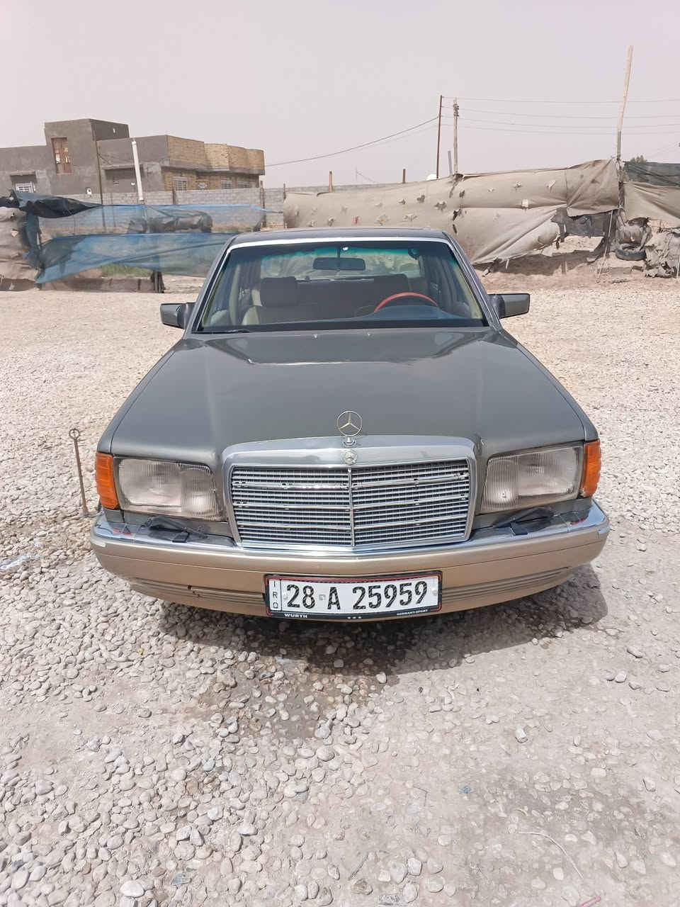 السلام عليكم سياره مرسيدس للبيع رئاشي سياره كير ومكينه بطه توني شات بعدهن بالچيس سياره حداديه جديده تاير نظيفات تبريد رقم جديد وسنويه  تدفئه شرط سياره جدا نظيفه ومال جني مكان السياره الديوانيه رقم سعر 55 فيها مجال الهاتف ***********

