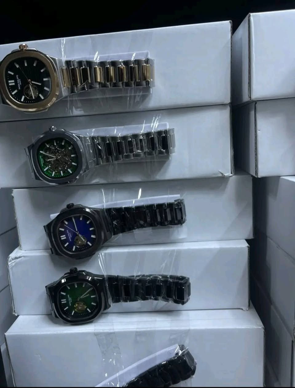 وصلتنا الآن عدة أنواع مميزة من الساعات بسعر مناسب جدًا بالجملة.

سعر القطعة الواحدة فقط ($18).

من يحتاجها فليُرسل لنا رسالة.

التوصيل متوفر إلى جميع أنحاء العراق

We have just received several distinctive types of watches at a very affordable wholesale price.

The price per piece is only $18.

Anyone who needs them can send us a message.

Delivery is available to all parts of Iraq. ⌚📦


**إذا كنت صاحب هذا الإعلان وتريد حذفه لأي سبب، رجاءا أرسل رسالة إلى الدعم الفني**