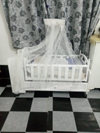 للبيع كاروك طفل مستخدم يوم واحد سعر 65 وبي مجال بسيط للاستفسار اتصل عل...