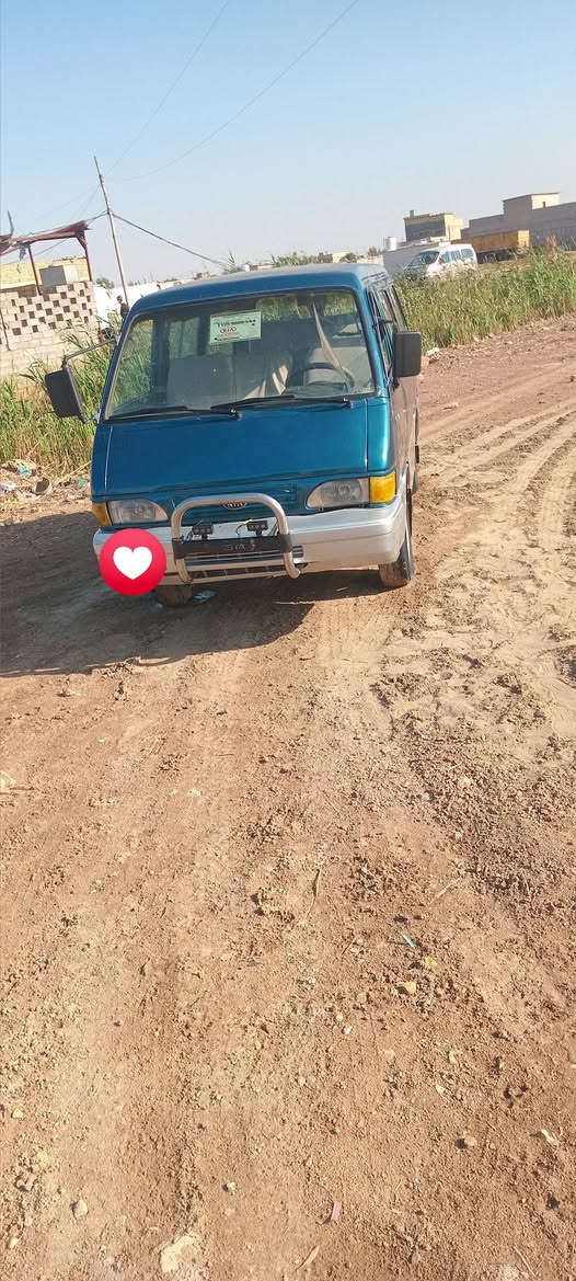 كيه بسته موديل ٩٥سياره رقمها الماني بغداد سنويه عضم عاج تريد وكاله وتريد تحويل سياره مصبوغه عام جماليه مكينه وكيرواكسن مكفولات تخم تاير وباتري جديد سياره مال جناي العنوان بغداد السعر ٢٧وبيها مجال رقم التليفون ***********
