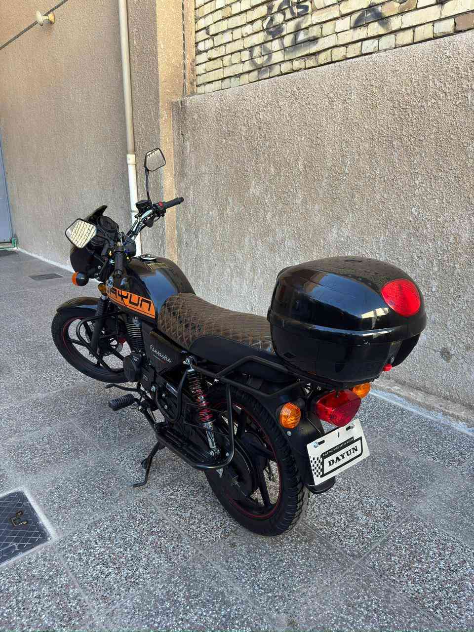 سلام عليكم
#دراجه دايون مديل 25 كفاله عامه
ماشيه الفين كيلو
أوراق سكنر 5 نسخ
#العنوان نجف كوفه
#السعر مليون و700 وقابل لتفاوض
***********
