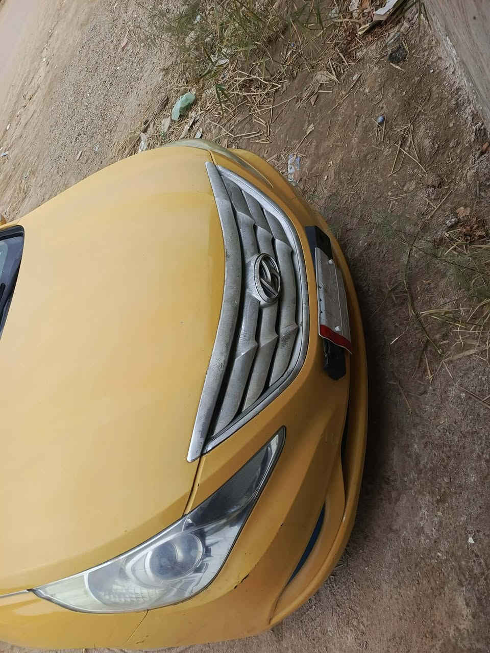 السلام عليكم سوناتا ٢٠١١ تكسي رقم مثنى  الماني مصفره هيئة وغرامات خطها نجف جوال مكينه وكير وحداديه وتخم تاير وباتري كله كفاله للبيع بالقسط او بالنقد سياره بيها كصه جاملغ خلف العبري مكاني نجف ***********
