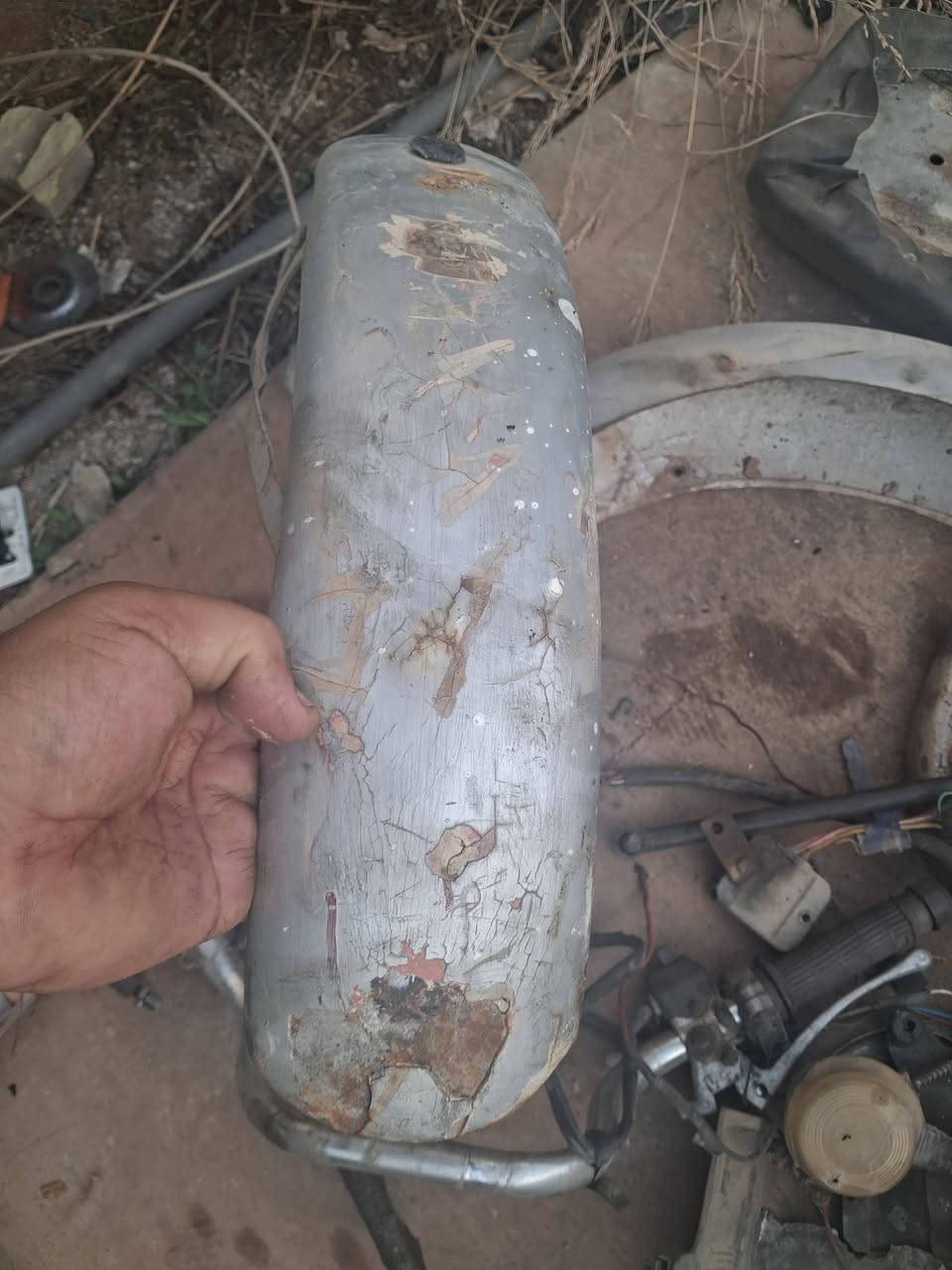 سلام عليكم للبيع جاملغ أمامي ٨١ السعر ١٠ مكاني فلوجة هاتف *********** يوجد توصيل جميع محافظات من رخصت مدير الكروب المحترم
