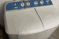 السلام عليكم
غسالة للبيع جديدة 
كما موضح بالفديو ،
السعر 125 الف وبيها مجال
للاستفسار ***********
