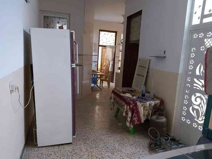 دار للبيع ١٠٠ متر ٥×٢٠ طابو صرف طابقين الطابق الاول كامل اي نقص مابيه والطاابق الثاني هيكل مسكف فقط 
السعر ٨٠ وبيه مجال 
العنوان /ديالى  بعقوبه  باب الدرب شرقي بعقوبه  قرب مدرسة مريم الجديدة  
للإستفسار على الخاص او الاتصال على الرقم. / ***********
