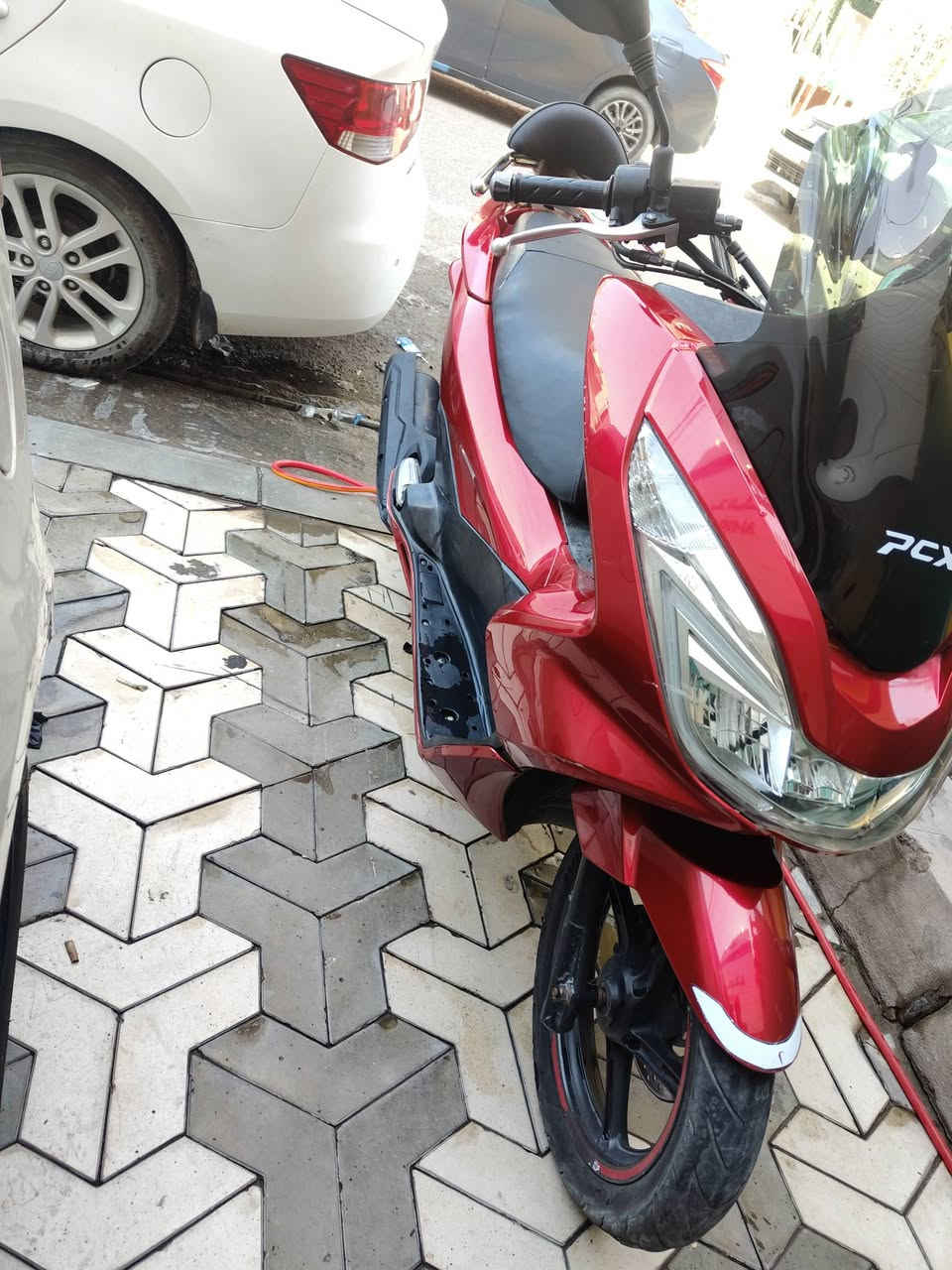 السلام عليكم
Pcx دراجه 
جيل الثاني ياباني 
مكينة 150 
للبيع الدراجه شلعة معدل كهربائيات كلها شغاله دراجه بلاديه اي نقص مابيها 

العنوان بغداد الحسينية 
للاستفسار الاتصال على الرقم
***********
