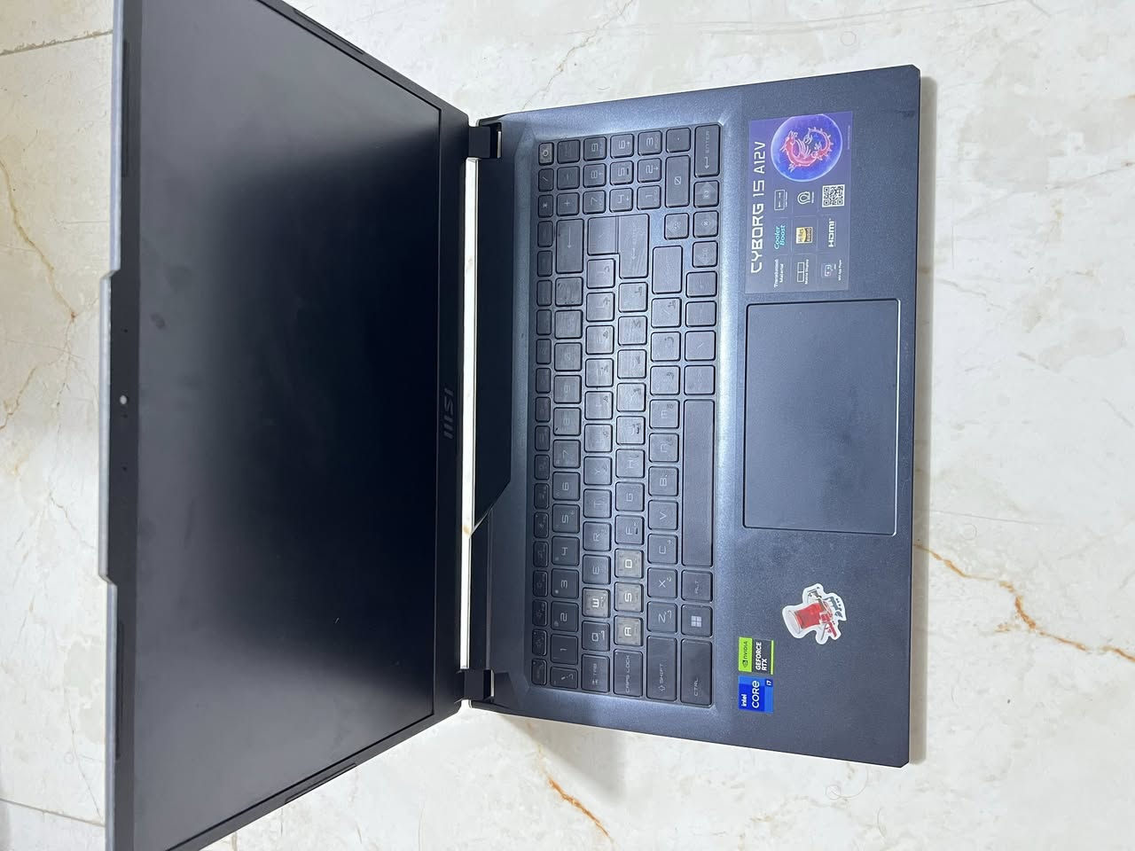 MSI CYBORG 15 A12VF
لابتوب مخصص للالعاب والشغل الثكيل كتصاميم 3D وغيره 
المواصفات :
.
.
intel Core i7 12650H (10 cores)
24gb ddr5 4800mhz
RTX 4060 (Laptop GPU) 8gb
144hz 1920x1080 ips non-glare
1TB SSD (7350MB/s read 6000MB/s write) 
WiFi 6 
With 1 Thunderbolt port
2 USB 3.2
. 
.
.
الحاسبة مرتبة وقوية مع كامل ملحقاتها والشاحنة الاصلية والكارتونة الاصلية وتستحمل جميع الالعاب وبرامج التصميم 
.
السعر 1,500.000 وبيها مجال 
للاستفسار /عقيل ***********
متواجد واتس ايضاً
