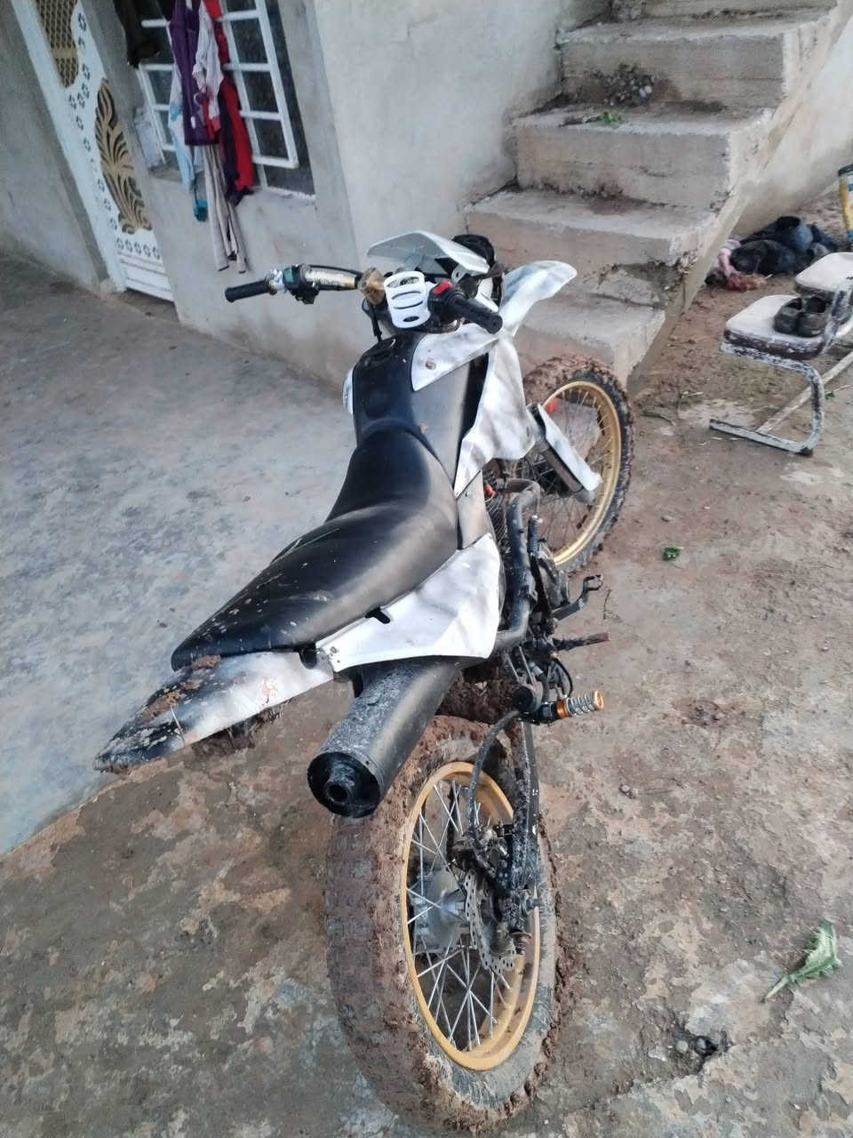 السلام عليكم ماطور قفاز للبيع موديل 21وايرمنيه كلها تشتغل تواير جدد سلف شغال سعر 450بي مجال للستفسار تصال علا رقم ***********مكاني بل كسك مراوس يرهم
