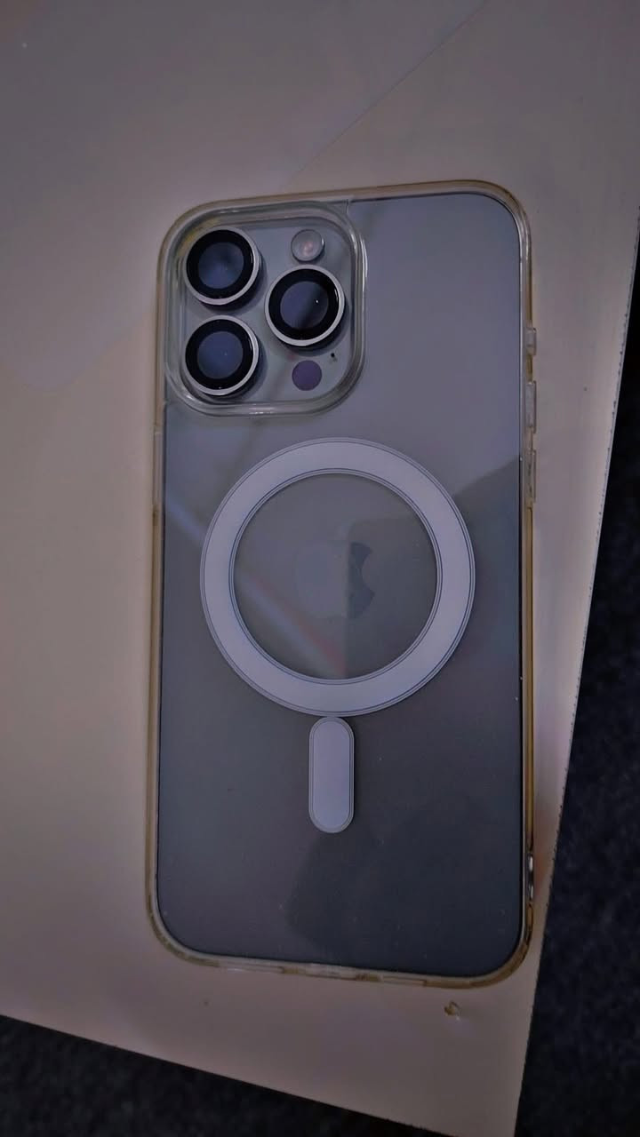 السلام عليكم
15برو ماكس تيتانيوم نموذج M جهاز كامل ملحقات كارتون و3محفضات كيبل ممستخدم تفاصيل بصور جدا نضيف مابي زلغ نشالله 
اتصل واتساب 
***********
