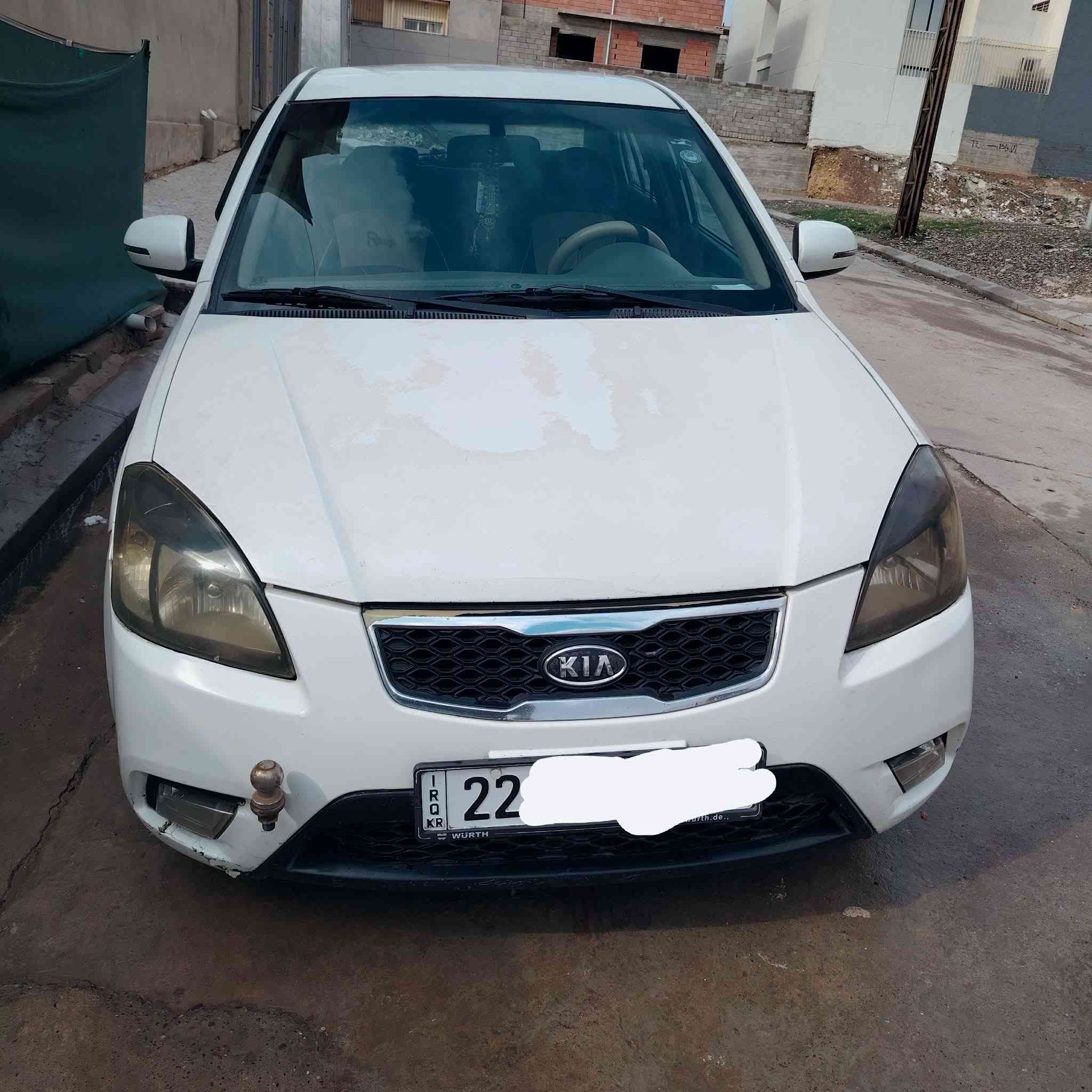 كيا ريو موديل ٢٠١١ رقم اربيل جديد محرك ١٦ نضيف. كامرة وشاشة. بيها بابين صبغ وبيها شويه بارد و بدون دواخل.. بأسمي وبيها كوبون بانزين..
***********
***********

