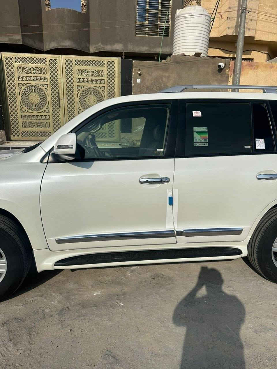 السلام عليكم
لاندكروز 2014 رقم بغداد انكليزي بأسمي السيارة

السيارة بيهة جاملغ امبدل اصلي ومامعبر وحتة اللايت مامكسور
السيارة فول مواصفات بدون فتحة
المكان السماوة المركز 
مكلف بالنشر لحد يراسلني لو يعلق شكد السعر تريد تستفسر راسل راعيهة واتساب او اتصل عليه
***********‪
***********‪
