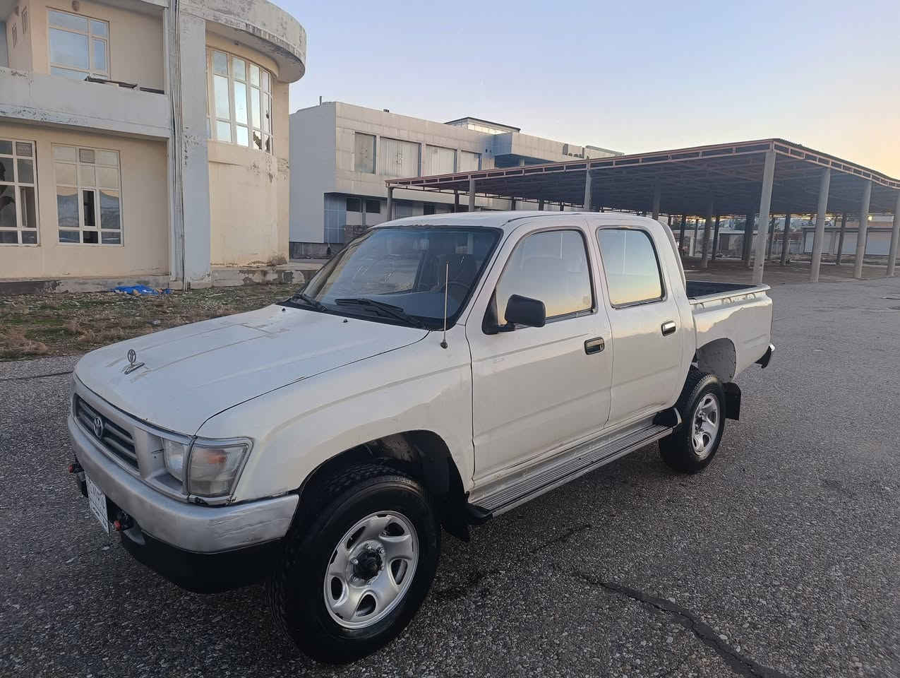 ***********ژ.م***********پیکاب توێتا مۆدێل 2001گێڕومەکینەو ئەکسلی بەشەرت بێتەقەو ڕەقە بێ دەعم و لێدراو مەکینەی نەکراوەتەوە سعری 53گڵاویەک تۆزێک مەجال***********ژ.م ***********ناونیشان چەمچەماڵ
