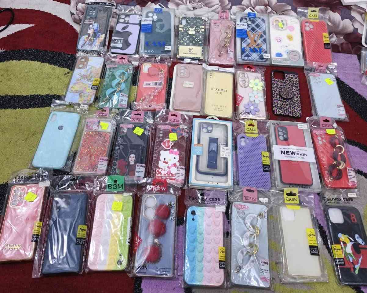 كفرات كافه أنواع الآيفون كافه انوعه العادي بلاص الجديد إلى ١١,١٢,13,14,15, كلهن موجودات رجالي شبابي نسائي بناتي بسعر تفليش والله ألف جوه سعر جمله عنواني زعفرانيه شارع معهد رقم الهاتف ***********, يريد يشتري دزلي خاص ودزله نموذج وبخدمتكم،
