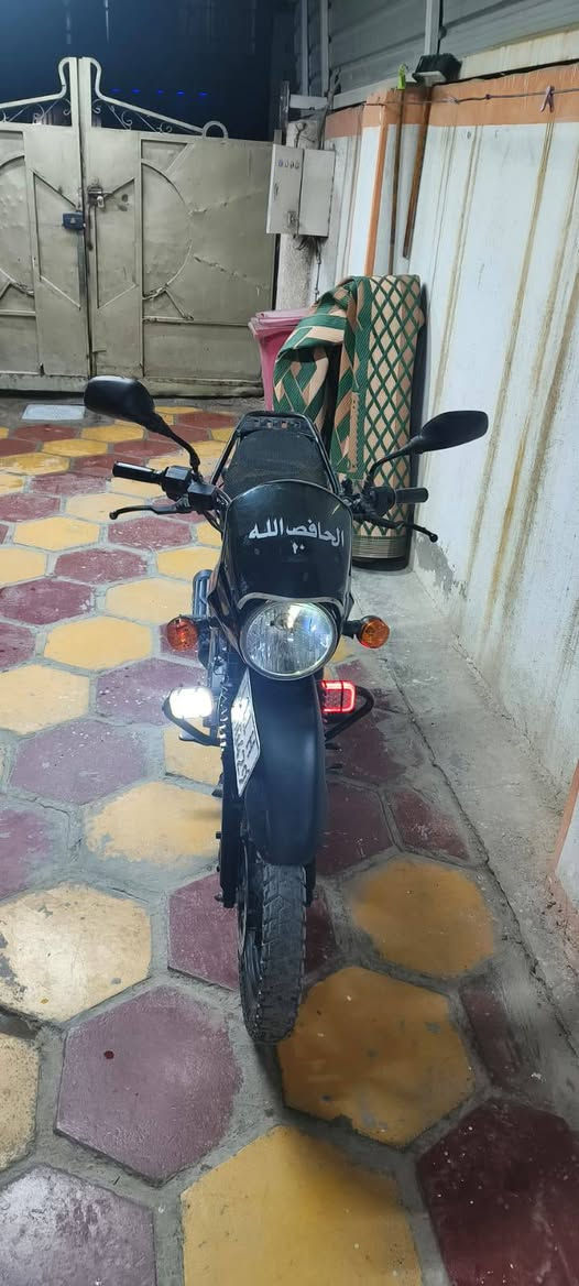 سلام عليك دراجه بوكسر مديل 22 شهر 12 دراجه نضيفه ما مفتوحه مكفوله كفاله عامه رقم وسنويه دراجه عوزه بس كشن دراجه تاخضه وتروح تفحص اسعر 2200 وبيه مجال بصيط رقم ***********
