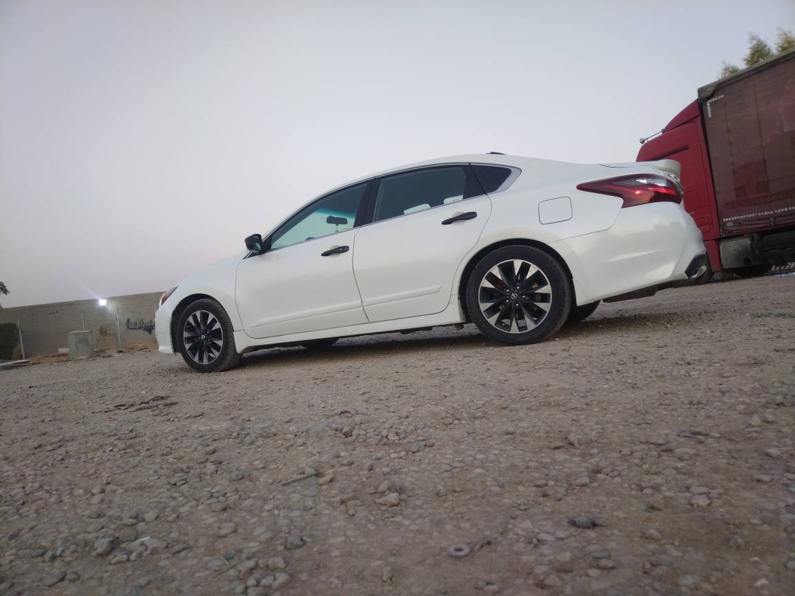 Nissan Altima  SR  2017 
ڕەنگی سپی سەدەفی
80  KM  ڕۆیشتووە
فول مواسفات بەس سلایت نیە
ڕەقەم شانسی و
ڕەسمی دەعمەکەم داناوە 
زۆر پاکەو وەک شەریکە ماوەتەوە
نموونەیە لەجوانی 
ڕەقەم سلێمانی بێ کێشەیە
مەکینەی V4نەکراوەتەوە
گێڕو مەکینەی بەشەرت هەمووگیانی بەشەرت
شوێن هەولێرــــــــ بنەسڵاوە
1N4AL3AP7HN318291
ژ.م *********** واتساپ+فایبەر

نيسان التيما موديل. 2017 
مواصفات SR 
لون  ابیض
حادث صورة موجود 
مفطوح ايرباك بدون دواخل
مرقم سلیمانیة 
سيارة كاملة بدون مصرف 
فول بس بدون فتحة مداريها من جميع نواحي الادامة 
ماشية 80 km  
 عنوان اربیل . بنسلاوە 1N4AL3AP7HN318291
للاستفسار  ***********
وتساب+فایبر أربيل, العراق
