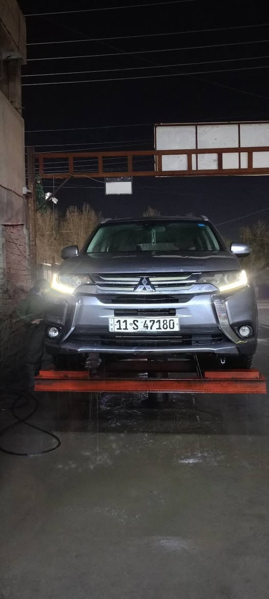 متسيوبوشي اوتلاندر SEL
موديل 2019 يابانية 
وارد أمريكي ...ماشية 120 ميل ... رادار خلفي وجانبي هاندبريك بصمة 🫆هاندبريك اوتوهولد...مرايات شفط .. ابواب بصمة ... تشغيل بصمة ..وضعية قيادة اقتصادي وعادي 
شاشة اعطال...كاميرا خلفية ..محرك 2400
7 راكب .. بانزين عادي أو محسن بدون دوانز .. اقتصادية بصرف البنزين جدا
تدفئة كشنات .. تحكم ستيرن ..كشنات جلد 
گير محرك تبريد ضمان 
صندوك كهربائي شفط وبصمة
حادث دعامية وشوية من الفريم ممه مال راديتر ... ايرباك ستيرن فقط وراجع سستم
سيارة بدون صبغ 
سعرها 150 ورقة
عنوان شهداء البياع 
واتسب 
***********
