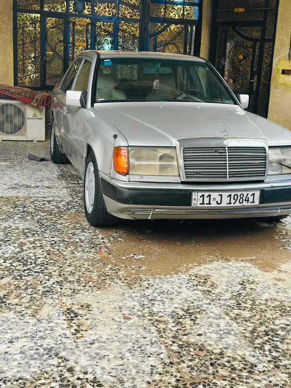 سلام عليكم مارسدس لبيع مكينه ثنين ونص ونجي موديل 85 مصبوغه لجماليه سياره خير من الله ماناقصهه شي السعر 43 مكان بغداد بسمايه لاسفسار ***********
