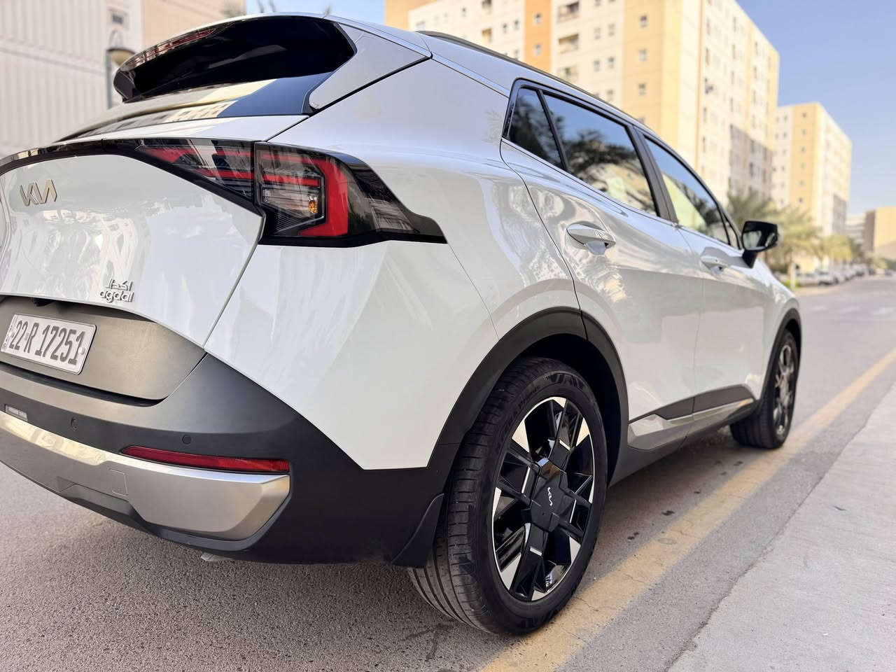 السلام عليكم
كيا سبورتج 2026 لون ابيض خليجي وكالة نيم ضمان اكدال 5 سنوات ماشية 8 الاف كيلو فقط بحالة الوكالة 
رقم اربيل بأسمي تحويل مباشر 
المواصفات 
بصمة 
تشغيل عن بعد 
حساسات امامي خلفي
كامرا دوارة
صندوق كهربائي 
ويل 19
كشنات كهرباء 
كشنات تدفئة 
داخل بيجي
سايد بريك كهرباء 
مانع انزلاق
ABS
اوتو هولد
مودات قيادة3
شاشة الحجم الكبير متصله

مكان السيارة الكرادة
للاستفسار 
***********
متوفر اتصال او واتساب
